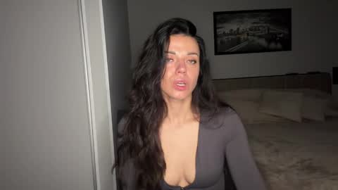 Sophie online show from June 3, 2026, 7:00 am