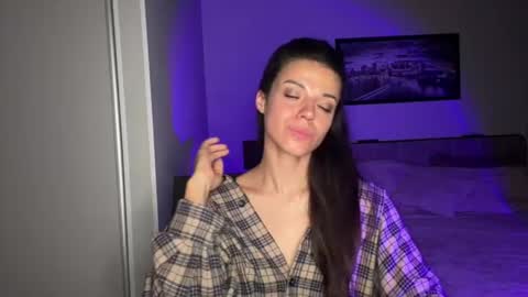 Snapshot of scarlet_daisy_ chatting on July 7, 2026, 7:29 pm Sophie online show from July 7, 2026, 7:29 pm