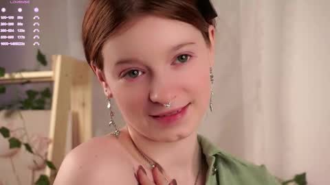 scarlet_fever10 online show from November 18, 2025, 12:42 pm