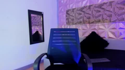 Scarlet  online show from October 6, 2025, 5:10 pm