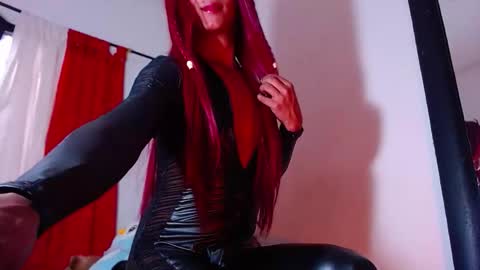 As me online show from October 4, 2025, 12:03 pm