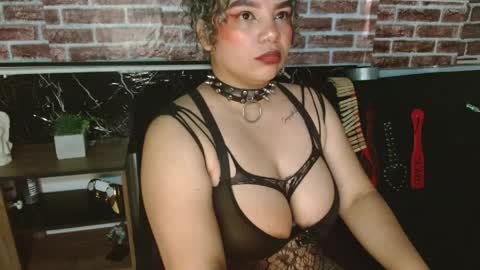 Snapshot of scarlet_queen__ chatting on April 9, 2026, 9:09 pm Scarlet online show from April 9, 2026, 9:09 pm