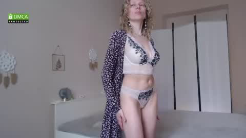 Snapshot of scarlet_sweety chatting on May 21, 2026, 2:24 pm scarlet_sweety online show from May 21, 2026, 2:24 pm