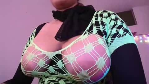 scarlet whisper online show from April 30, 2026, 9:41 pm