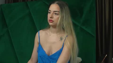 Scarlet online show from November 17, 2025, 11:54 pm