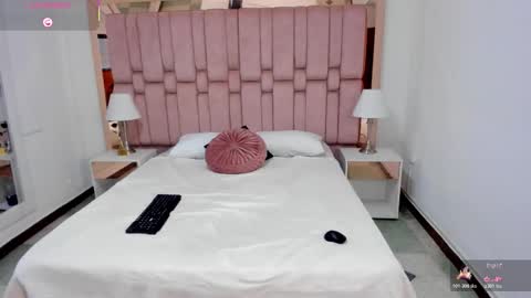 Scarlet online show from January 5, 2026, 8:45 pm