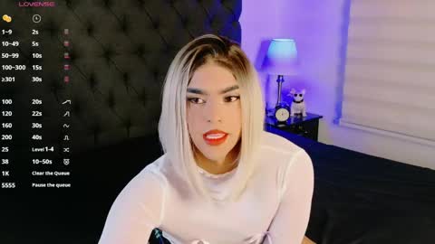scarleth_sweety online show from May 24, 2026, 2:05 am