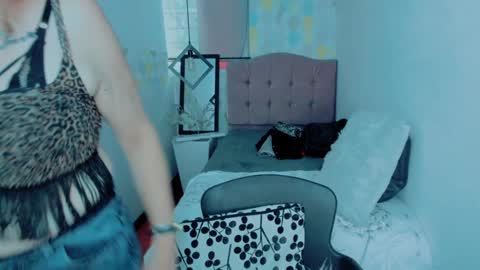 S C A R L E T online show from January 7, 2025, 2:51 pm