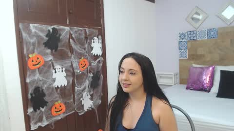 scarlet  online show from October 12, 2025, 12:15 pm