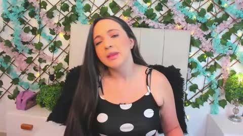 Snapshot of scarletlevis chatting on February 6, 2026, 12:19 pm scarlet online show from February 6, 2026, 12:19 pm