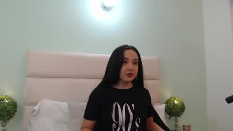 Snapshot of scarletlevis chatting on February 19, 2026, 11:17 am scarlet online show from February 19, 2026, 11:17 am