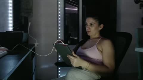 Snapshot of scarletmoons chatting on March 17, 2026, 5:33 am scarletmoons online show from March 17, 2026, 5:33 am