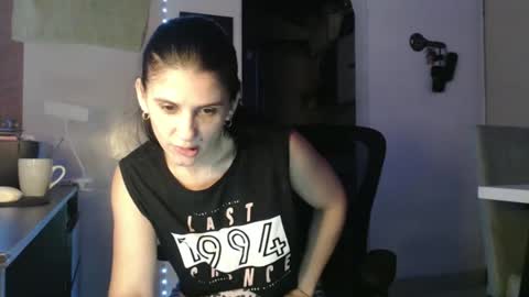 Snapshot of scarletmoons chatting on March 20, 2026, 6:51 am scarletmoons online show from March 20, 2026, 6:51 am