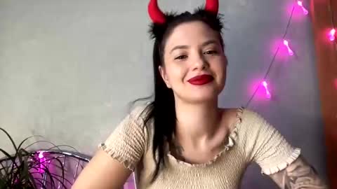 scarletpetal online show from January 20, 2025, 6:21 am