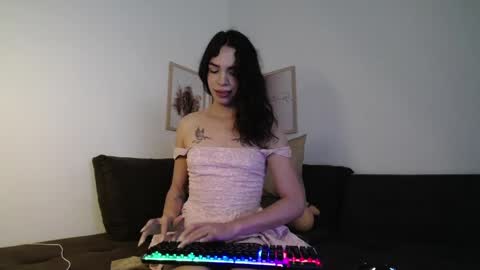 Scarlet online show from April 5, 2026, 8:06 pm