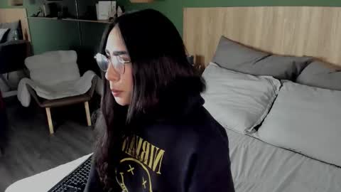 Scarlett  online show from December 21, 2025, 2:13 pm