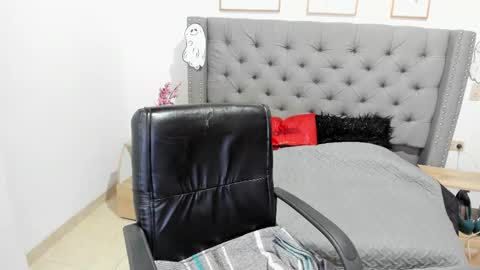 Scarlett Anaiz online show from January 6, 2026, 8:45 pm