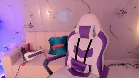 Snapshot of scarlett_enjoy1 chatting on September 14, 2025, 5:17 am scarlett_enjoy1 online show from September 14, 2025, 5:17 am