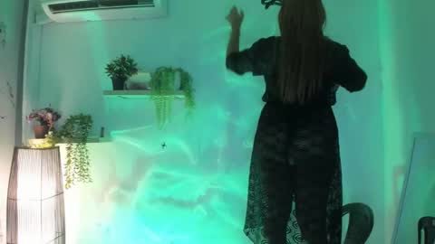 Snapshot of scarlett_enjoy1 chatting on October 4, 2025, 3:32 pm scarlett_enjoy1 online show from October 4, 2025, 3:32 pm