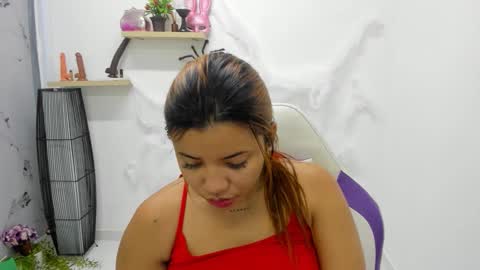 Snapshot of scarlett_enjoy1 chatting on October 21, 2025, 1:12 pm scarlett_enjoy1 online show from October 21, 2025, 1:12 pm