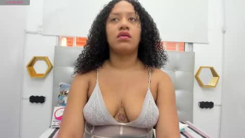 scarlett_fox20 online show from February 9, 2025, 12:08 pm