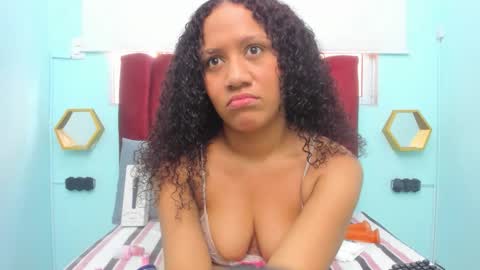 scarlett_fox20 online show from December 16, 2025, 1:38 pm