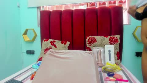 scarlett_fox20 online show from May 16, 2026, 12:15 pm