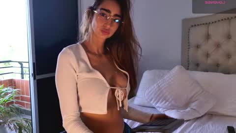 Snapshot of scarlett_grand chatting on September 21, 2025, 7:59 pm Scarlett Grand online show from September 21, 2025, 7:59 pm