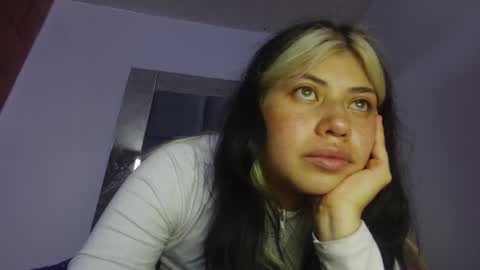 scarlett_johhns online show from October 22, 2025, 2:56 am