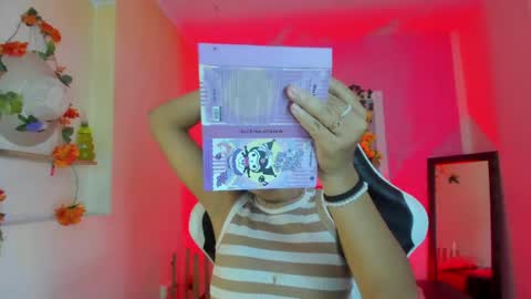 Snapshot of scarlett_lune chatting on May 30, 2026, 6:49 pm scarlett_lune online show from May 30, 2026, 6:49 pm