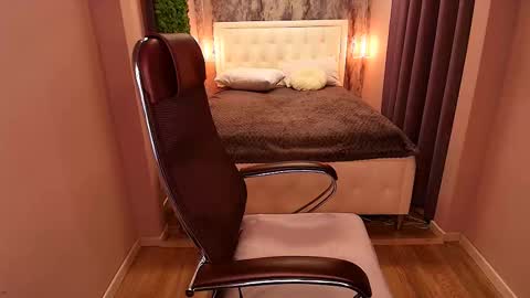 Snapshot of scarlett_mai chatting on February 14, 2025, 3:15 pm Scarlett online show from February 14, 2025, 3:15 pm