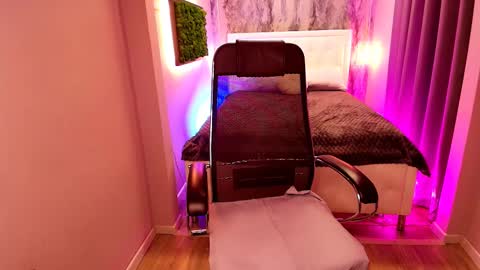 Snapshot of scarlett_mai chatting on February 17, 2025, 6:26 pm Scarlett online show from February 17, 2025, 6:26 pm