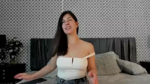 Snapshot of scarlett_moore_ chatting on December 7, 2024, 1:18 pm Scarlett online show from December 7, 2024, 1:18 pm