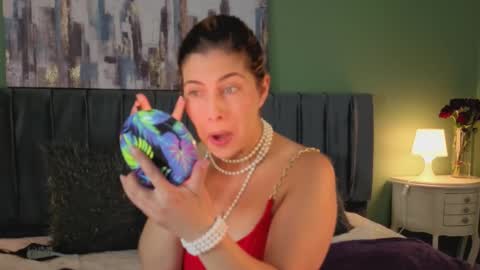 Scarlett online show from February 25, 2026, 2:16 pm