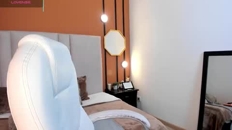 Scarllett online show from December 2, 2025, 4:40 am