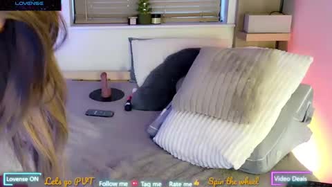 Snapshot of scarlett_paisley_glamour chatting on February 10, 2025, 2:05 pm Scarlett Paisleyy online show from February 10, 2025, 2:05 pm