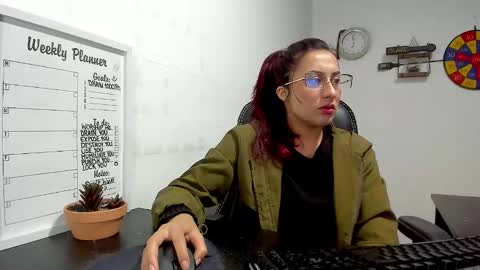 Snapshot of scarlett_sen chatting on December 2, 2024, 1:46 pm Mistress Scarlett online show from December 2, 2024, 1:46 pm