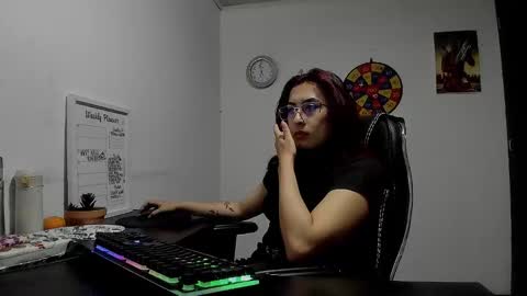 Snapshot of scarlett_sen chatting on January 10, 2025, 6:28 pm Mistress Scarlett online show from January 10, 2025, 6:28 pm