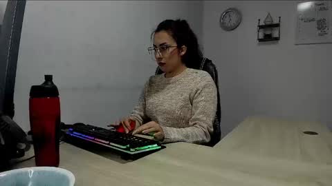 Snapshot of scarlett_sen chatting on January 28, 2025, 5:35 pm Mistress Scarlett online show from January 28, 2025, 5:35 pm