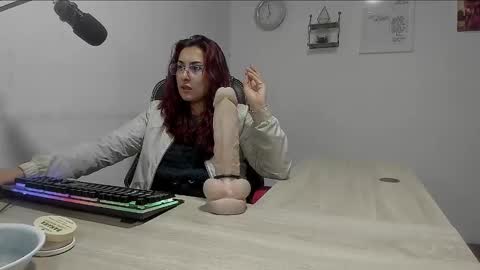 Snapshot of scarlett_sen chatting on January 29, 2025, 4:41 pm Mistress Scarlett online show from January 29, 2025, 4:41 pm