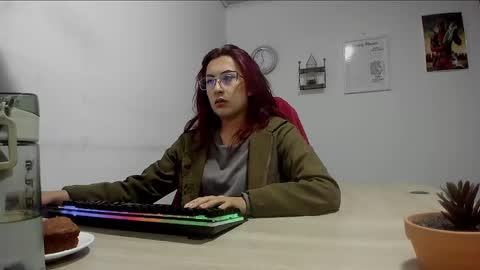 Snapshot of scarlett_sen chatting on February 18, 2025, 12:39 pm Mistress Scarlett online show from February 18, 2025, 12:39 pm