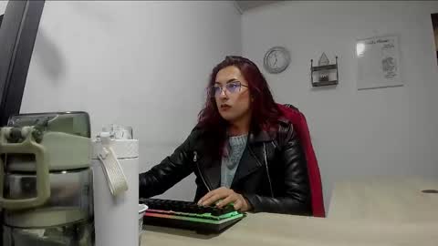 Snapshot of scarlett_sen chatting on February 19, 2025, 4:11 pm Mistress Scarlett online show from February 19, 2025, 4:11 pm