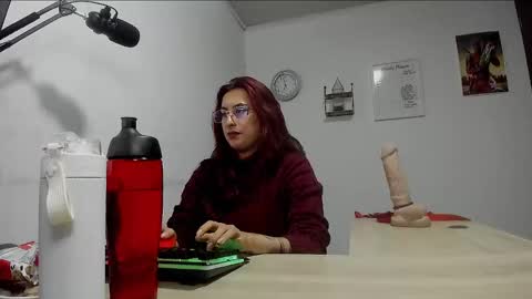 Snapshot of scarlett_sen chatting on February 20, 2025, 4:14 pm Mistress Scarlett online show from February 20, 2025, 4:14 pm