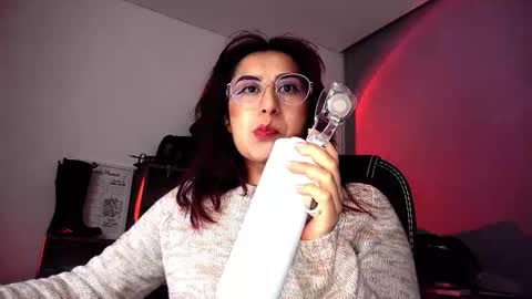 Snapshot of scarlett_sen chatting on September 12, 2025, 1:11 pm Mistress Scarlett online show from September 12, 2025, 1:11 pm