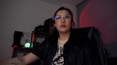 Snapshot of scarlett_sen chatting on September 16, 2025, 6:31 pm Mistress Scarlett online show from September 16, 2025, 6:31 pm