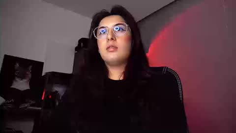 Snapshot of scarlett_sen chatting on September 24, 2025, 3:26 pm Mistress Scarlett online show from September 24, 2025, 3:26 pm