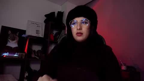 Snapshot of scarlett_sen chatting on October 14, 2025, 12:50 pm Mistress Scarlett online show from October 14, 2025, 12:50 pm