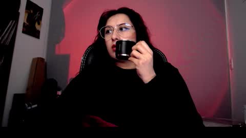 Snapshot of scarlett_sen chatting on October 22, 2025, 2:17 pm Mistress Scarlett online show from October 22, 2025, 2:17 pm