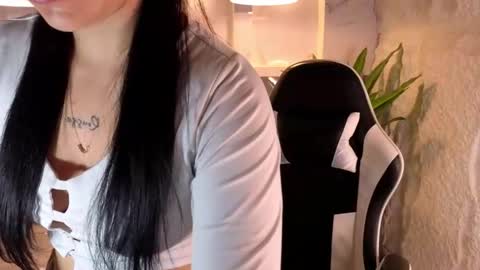 Scarlett online show from December 21, 2025, 12:45 pm