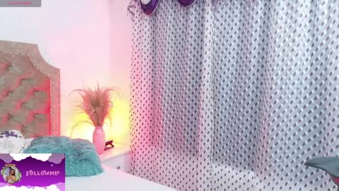 scarlett_star01 online show from April 6, 2026, 3:35 pm